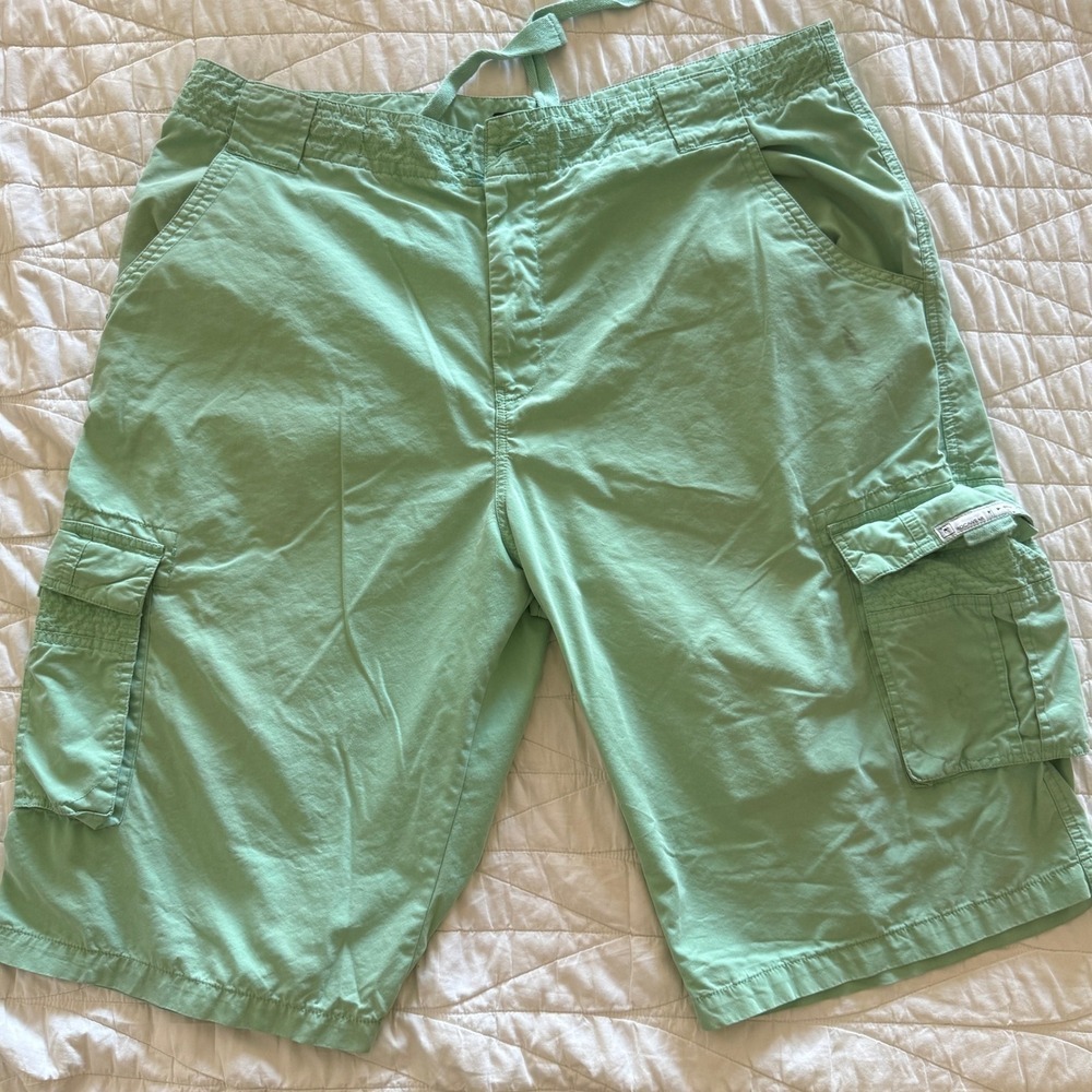 VINTAGE Rocawear Cargo Shorts Mint Green Men's Size W40 Original Fit Pockets